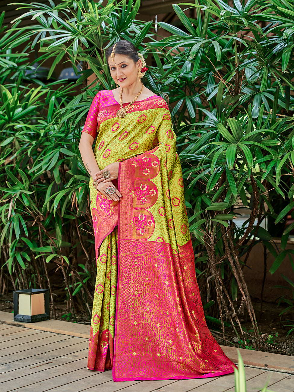 Lemon Green & Pink Zari Woven Wedding Banarasi Silk Saree
